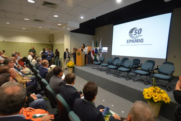 Nos 50 anos da Epamig, Governo de Minas destaca desenvolvimento de pesquisas para o fortalecimento da agropecuária