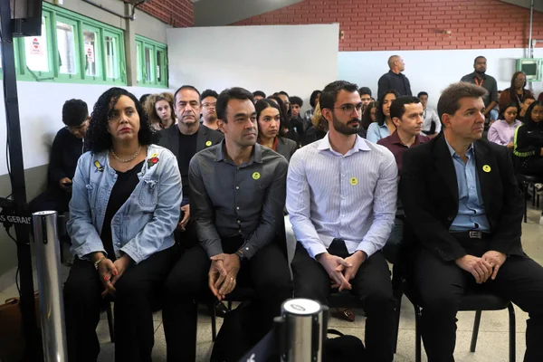 Governo de Minas cria Boletim Escolar Digital e moderniza acompanhamento das notas na rede estadual