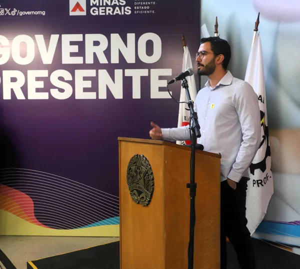 Governo de Minas cria Boletim Escolar Digital e moderniza acompanhamento das notas na rede estadual
