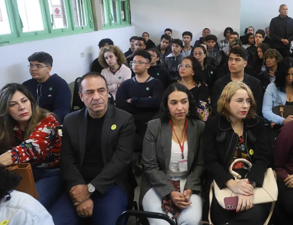 Governo de Minas cria Boletim Escolar Digital e moderniza acompanhamento das notas na rede estadual