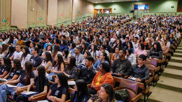 Simulado do Enem aponta que 60% dos estudantes da rede estadual têm nota para garantir vaga em universidades públicas