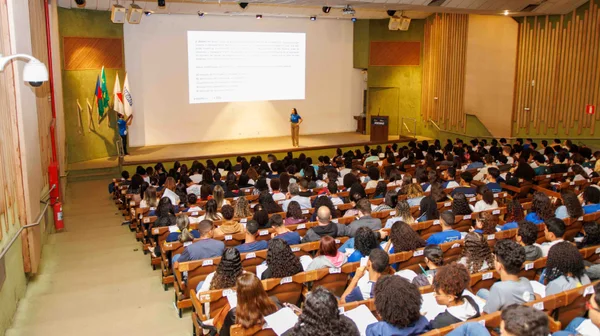 Simulado do Enem aponta que 60% dos estudantes da rede estadual têm nota para garantir vaga em universidades públicas