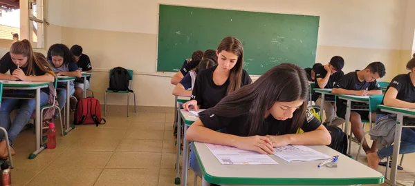 Simulado do Enem aponta que 60% dos estudantes da rede estadual têm nota para garantir vaga em universidades públicas