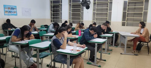 Simulado do Enem aponta que 60% dos estudantes da rede estadual têm nota para garantir vaga em universidades públicas