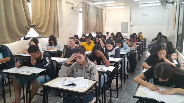 Simulado do Enem aponta que 60% dos estudantes da rede estadual têm nota para garantir vaga em universidades públicas