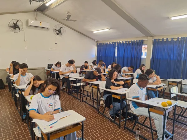Simulado do Enem aponta que 60% dos estudantes da rede estadual têm nota para garantir vaga em universidades públicas