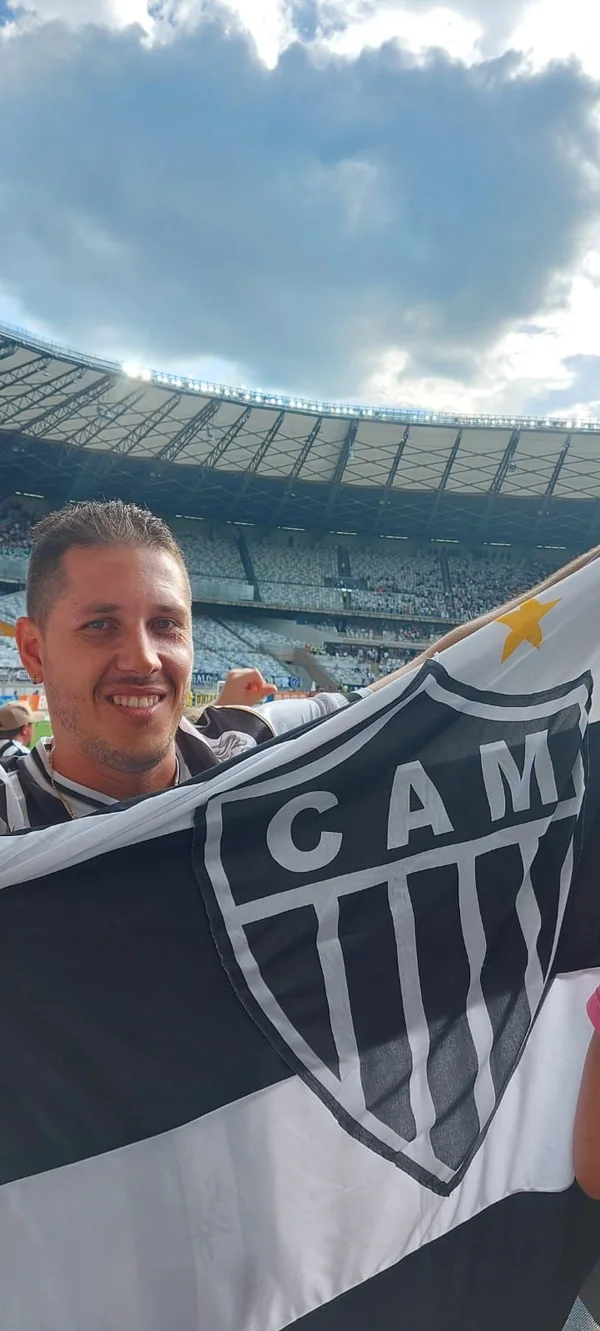 Bruno conheceu Carolina no estádio
