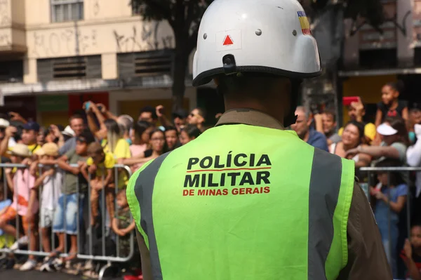 Governador acompanha desfile cívico-militar de 7 de setembro da capital mineira