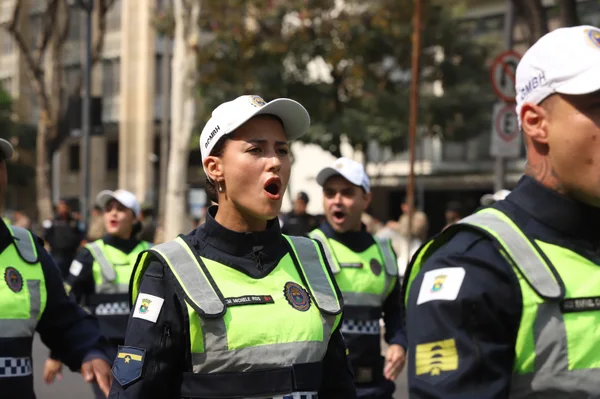 Governador acompanha desfile cívico-militar de 7 de setembro da capital mineira
