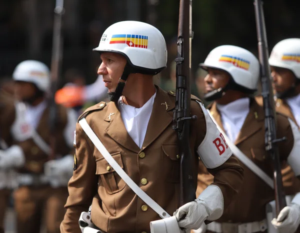 Governador acompanha desfile cívico-militar de 7 de setembro da capital mineira