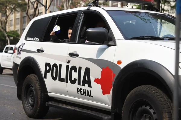 Governador acompanha desfile cívico-militar de 7 de setembro da capital mineira