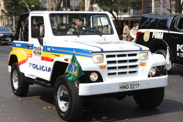 Governador acompanha desfile cívico-militar de 7 de setembro da capital mineira