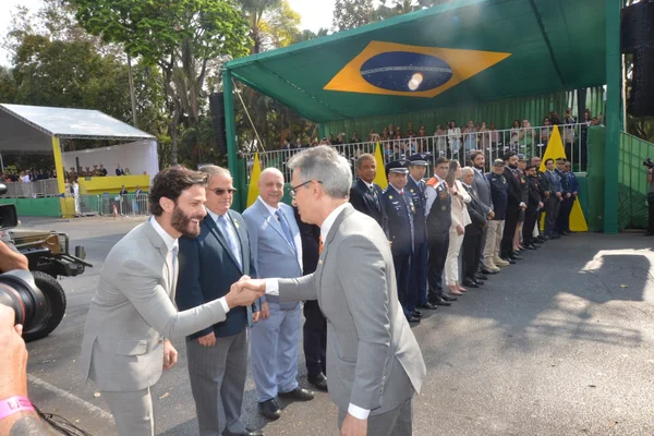 Governador acompanha desfile cívico-militar de 7 de setembro da capital mineira