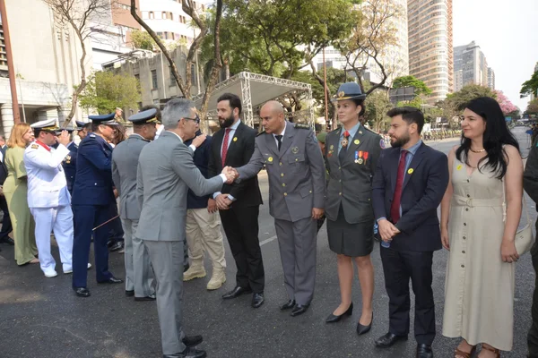 Governador acompanha desfile cívico-militar de 7 de setembro da capital mineira