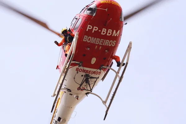 Governador acompanha desfile cívico-militar de 7 de setembro da capital mineira