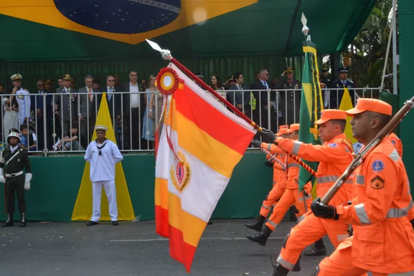Governador acompanha desfile cívico-militar de 7 de setembro da capital mineira