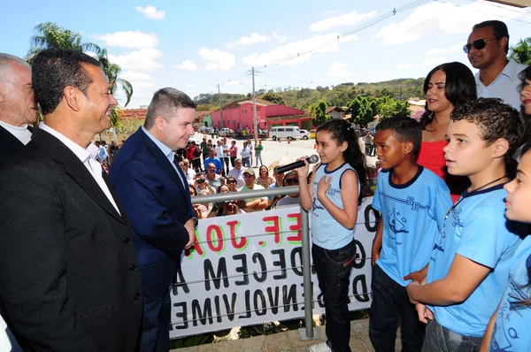 Anastasia foi homenageado com a declamação de um poema por alunos da Escola Municipal São Bernardo