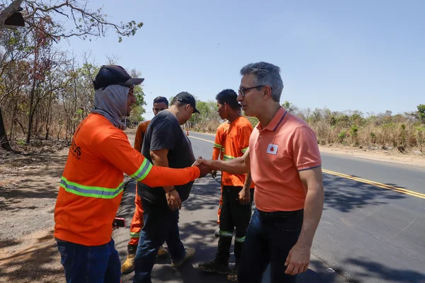Governo de Minas vistoria MGC-496, maior obra rodoviária em execução no estado