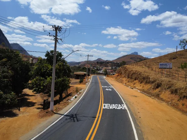 Governo de Minas conclui recuperação da rodovia MG-417, entre Mendes Pimentel de Itabirinha
