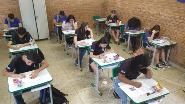 Governo promove 2° Simulado Enem MG para mais de 200 mil estudantes da rede pública na reta final de preparação para o exame