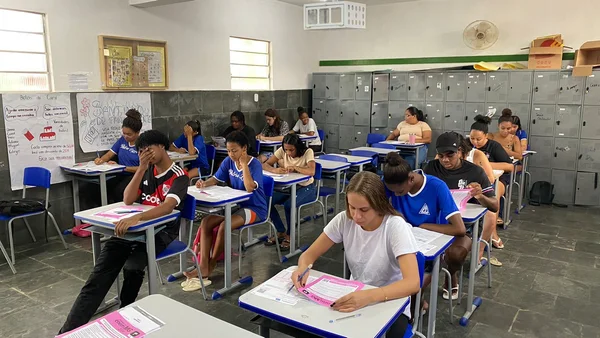 Governo promove 2° Simulado Enem MG para mais de 200 mil estudantes da rede pública na reta final de preparação para o exame