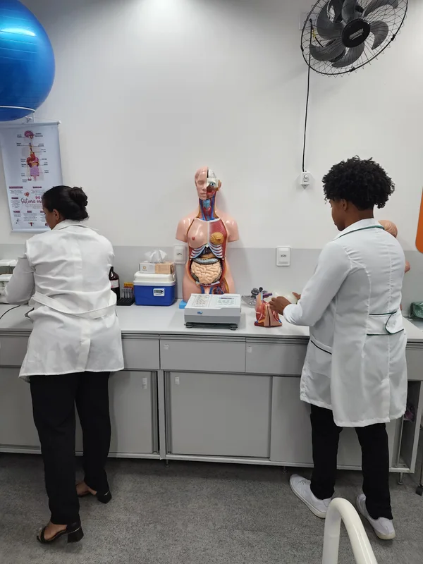 Governo de Minas amplia vagas do Trilhas de Futuro para 50 mil após recorde de inscrições