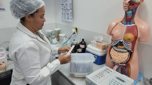 Governo de Minas amplia vagas do Trilhas de Futuro para 50 mil após recorde de inscrições