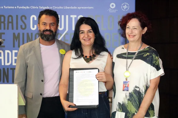 Sérgio Rodrigo Reis, a Secretária de Estado Adjunta de Cultura e Turismo, Josiane de Souza, e Natalie Oliffson