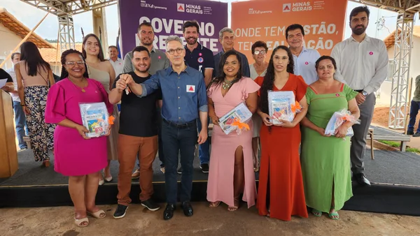 Governo de Minas atua em benefício de famílias de Claraval com a entrega de 37 moradias