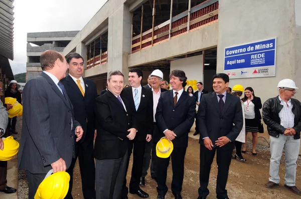 Governador Anastasia também visitou as obras do Hospital Regional de Juiz de Fora