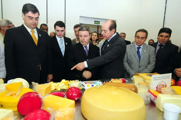 Instituto Cândido Tostes é referência nacional na área de pesquisa da cadeia produtiva do leite