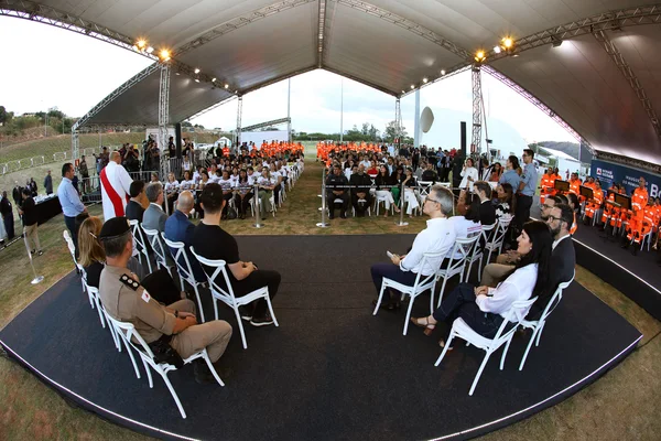 Monumento Bruma Leve presta homenagem às 272 joias de Brumadinho