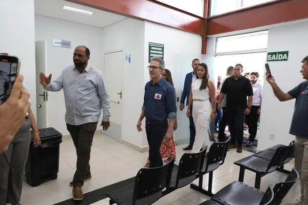 Governo de Minas vistoria funcionamento de UBS que ficou com obras paralisadas por dez anos em Corinto