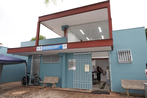 Governo de Minas vistoria funcionamento de UBS que ficou com obras paralisadas por dez anos em Corinto