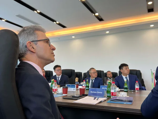 Governo de Minas, Unifei e grupo chinês assinam termo para cooperação no uso de tecnologias ligadas ao hidrogênio verde