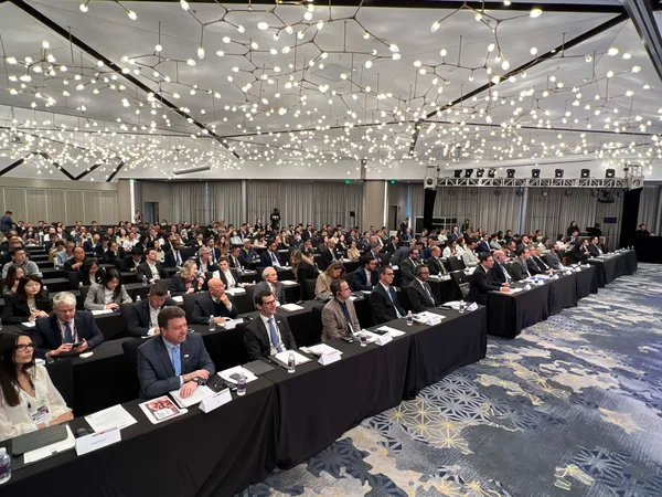 Governo de Minas apresenta potencialidades do estado a empresários chineses