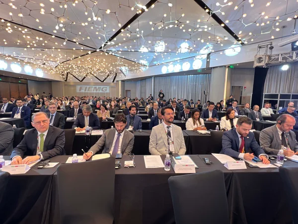 Governo de Minas apresenta potencialidades do estado a empresários chineses
