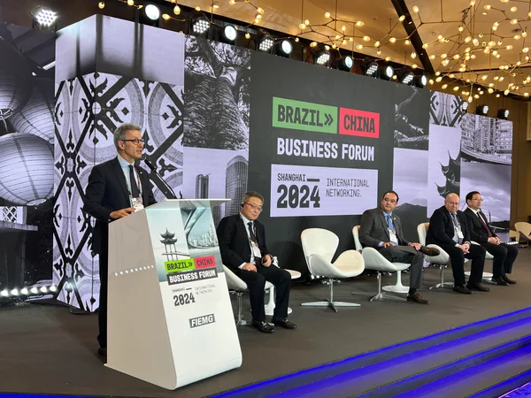 Governo de Minas apresenta potencialidades do estado a empresários chineses