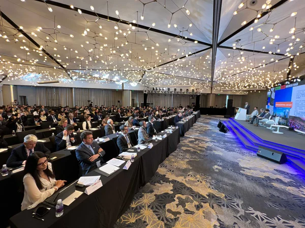 Governo de Minas apresenta potencialidades do estado a empresários chineses