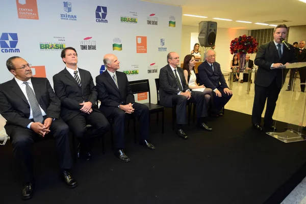 Governador participou da inauguração da Galeria de Arte do Centro Cultural Minas Tênis Clube
