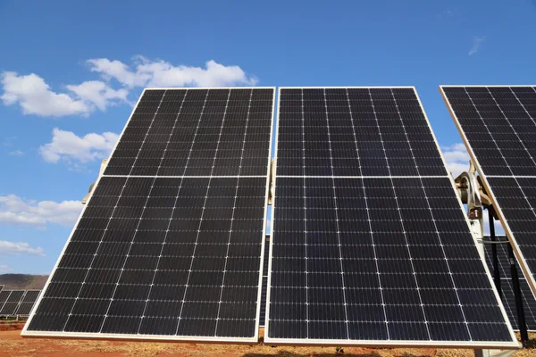 Energia solar produzida em Minas supera capacidade das três maiores geradoras fósseis do país