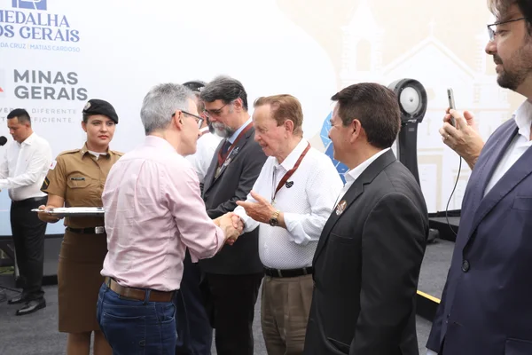 Governo do Estado entrega Medalha dos Gerais a cidadãos que contribuem para o desenvolvimento do Norte de Minas