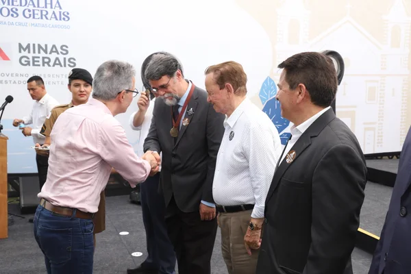 Governo do Estado entrega Medalha dos Gerais a cidadãos que contribuem para o desenvolvimento do Norte de Minas