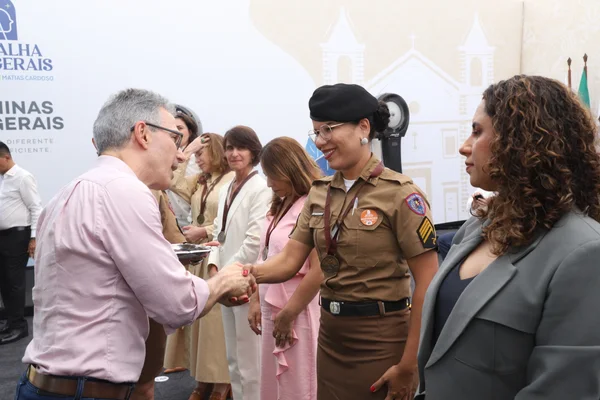 Governo do Estado entrega Medalha dos Gerais a cidadãos que contribuem para o desenvolvimento do Norte de Minas