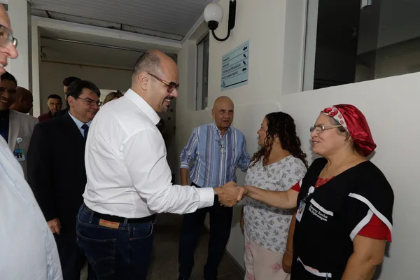 Vice-governador vistoria obras de ampliação do Hospital Universitário em Montes Claros