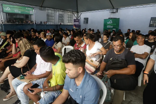 Governo de Minas promove a devolução de mais de 300 celulares recuperados em ação da Polícia Civil