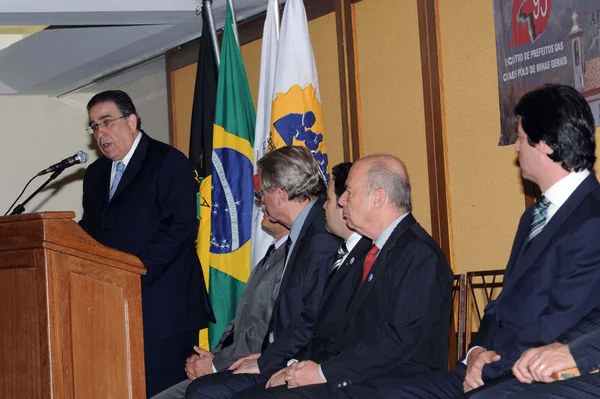 Alberto Pinto Coelho participou da posse da nova diretoria da FMP