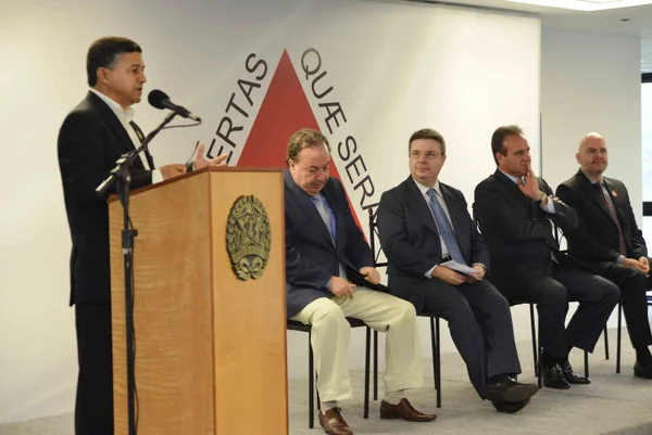 Cerimônia de assinatura dos convênios foi realizada nesta segunda-feira, no Palácio Tiradentes