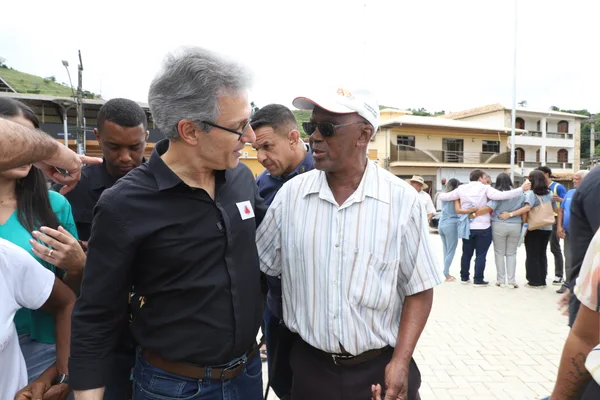 Governo de Minas entrega cheque simbólico de R$ 1 milhão para ganhadora do Nota Fiscal Mineira