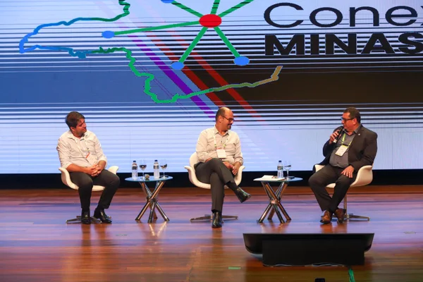 Estado lança programa Filhos de Minas para avançar na qualidade da assistência a gestantes e crianças